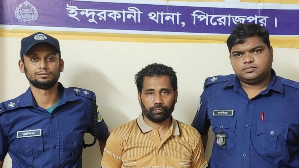 সাঈদীর রায়ে মিষ্টি বিতরণকারী আ.লীগ নেতাকে মিষ্টি খাইয়ে গণপিটুনি